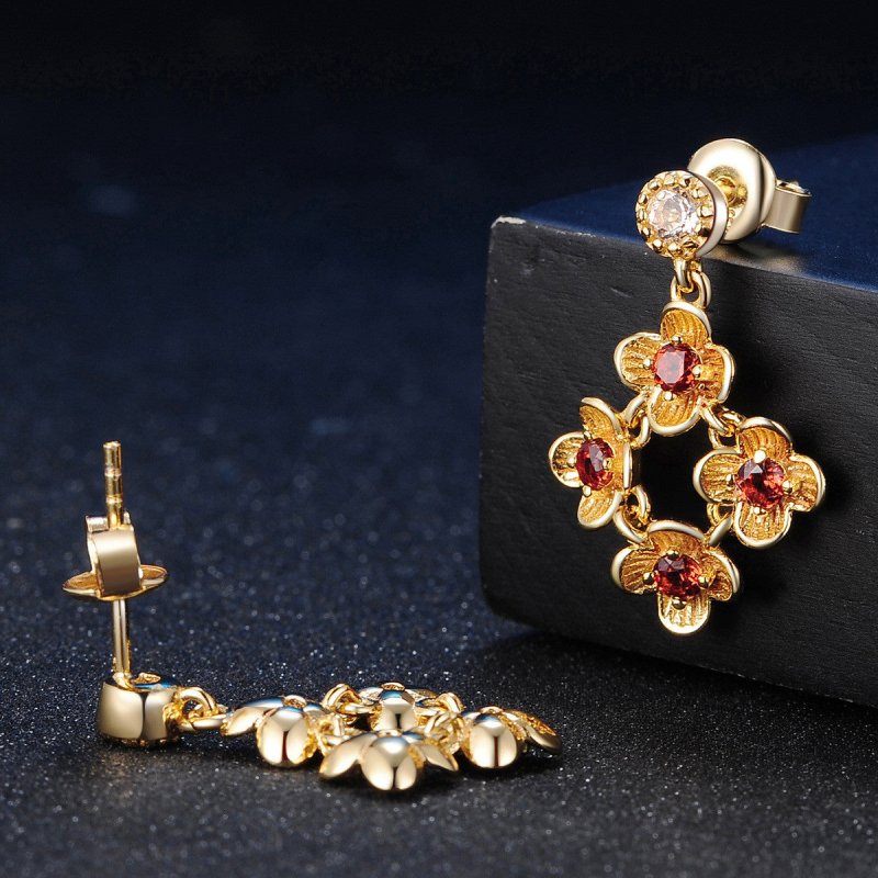 925 Pure Silver Jewelry Natural Garnet Flower $33.99 Dana Fashion Color: Earrings Women's Accessories Product information Style: Europe and America Material: Silver Processing technology: inlaid with gem Style: Women Suit combination: Earrings + necklaces