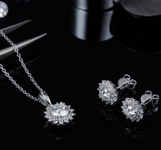 925 Silver Necklace Earring Bracelet Three Piece Set $89.00 Dana Fashion Color: 0.5ct Moissanite Stud Earrings Women's Accessories Overview: 100% new design and high quality Must-have for fashion women Have a beautiful appearance Specifications: Material:
