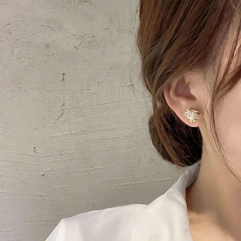 925 Silver Needle Smart French Light Tide Elegant Retro $6.55 Dana Fashion Color: Gold Women's Accessories Product information: Color: Owl stud earrings gold Applicable population: Female Material: Alloy Modeling: animal/Zodiac Popular elements: Owl Packi