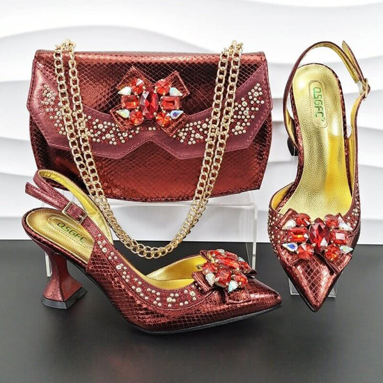 9cm Pointed High Heels Hand Holding Dinner Bag Suit $198.00 Dana Fashion Color: Wine Red Size: 39 Women's shoes Product information: Lining material: PU Scaffold shape: Tip Color: gold, wine red, silver, dark brown, sky blue, green Footwear uppers materia