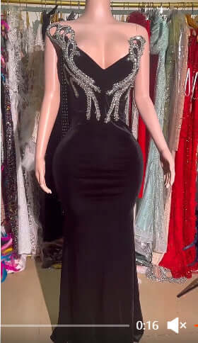 Black Bandeau Slim-fit Skinny Long And Ground Dress $276.55 Dana Fashion Color: Black Size: L Women's clothing Product information: Pattern: Character Skirt type: tight skirt Color: Black Waist Type: Mid waist Size: S,M,L Style type: temperament commute C