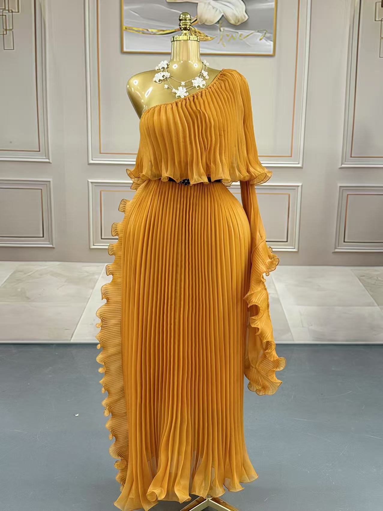 Fashionable One-shoulder Elegant Evening Dress - Dana Fashion