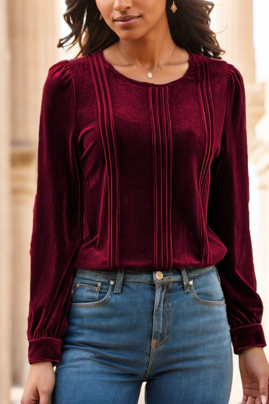 A Solid-colored Long-sleeved Top For Ladies