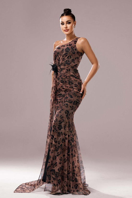 One-shoulder Diagonal Collar Leopard Sequined Evening Dress $99.99 Dana Fashion Color: Leopard Print Size: L Women's clothing Product information: Pattern: solid color Skirt type: hip skirt Color: Leopard print Size: S,M,L,XL Style type: Elegant Popular e