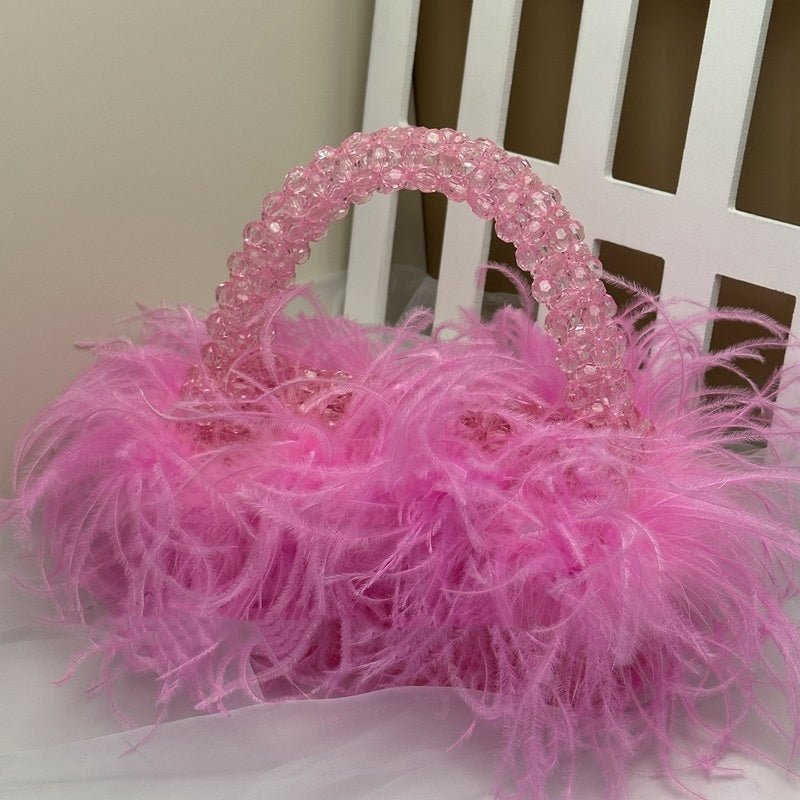 Acrylic Colored Ostrich Wool Beaded Handbag $140.90 Dana Fashion Color: Pink Size: 19X11X8CM Women's Bags Product information: Applicable scenarios: Daily matching Color: Royal Blue, new Rose Red, Lake blue, red, orange, mint green, sauce purple, lemon ye