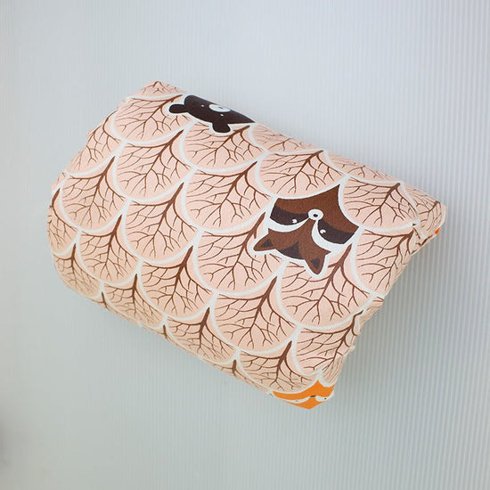 Adjustable Baby Cotton Nursing Arm Pillow Breastfeeding Washable Baby Infant Nursing Breastfeeding Pillow Cushion Arm Pad $23.40 Dana Fashion Color: Beige Letter U Dimensions: 25X23CM Baby & Mother Overview: 1. Portable, compact, suitable for busy family
