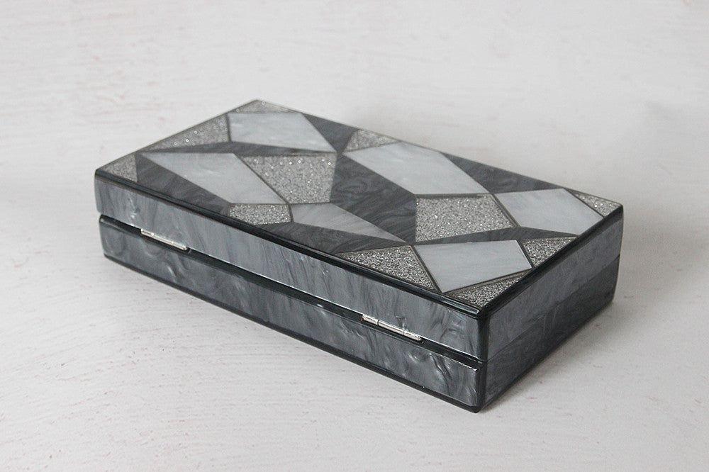 Fashion Black And White Contrast Acrylic Clutch - Dana Fashion