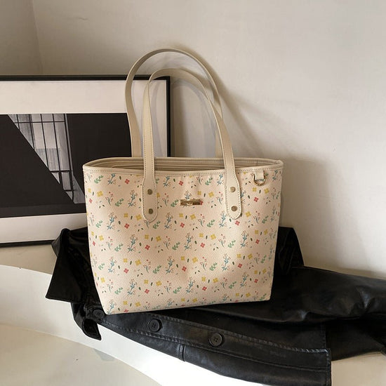 All-match Commute Shoulder Handbag $51.09 Dana Fashion Color: Beige Women's Bags Product information: Lining texture: Polyester Color: Brown, Milky White Material: PU Suitcase shape: Horizontal Square Popular elements: splicing, printing, splicing Size: 2