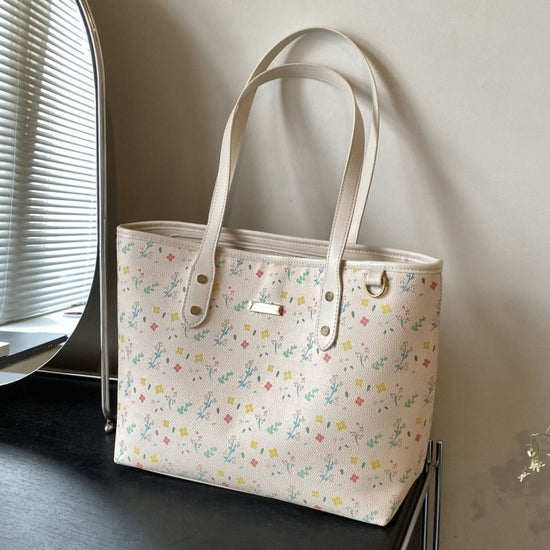 All-match Commute Shoulder Handbag $51.09 Dana Fashion Color: Beige Women's Bags Product information: Lining texture: Polyester Color: Brown, Milky White Material: PU Suitcase shape: Horizontal Square Popular elements: splicing, printing, splicing Size: 2
