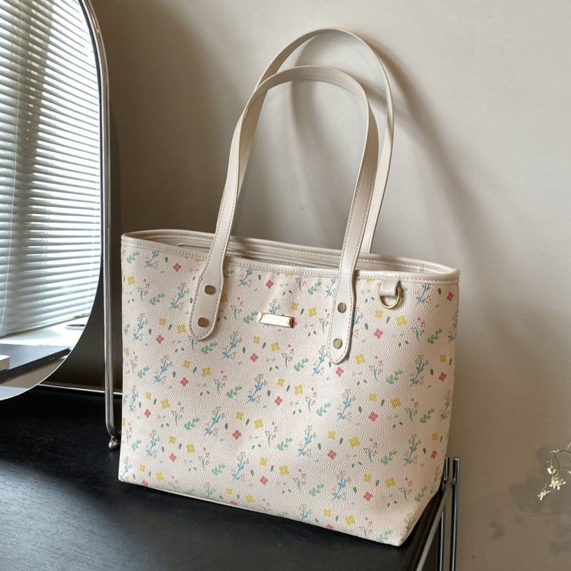 All-match Commute Shoulder Handbag $51.09 Dana Fashion Color: Beige Women's Bags Product information: Lining texture: Polyester Color: Brown, Milky White Material: PU Suitcase shape: Horizontal Square Popular elements: splicing, printing, splicing Size: 2
