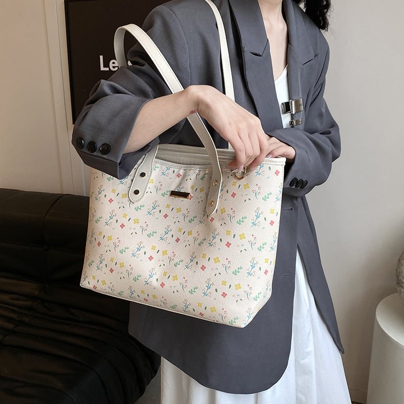 All-match Commute Shoulder Handbag $51.09 Dana Fashion Color: Beige Women's Bags Product information: Lining texture: Polyester Color: Brown, Milky White Material: PU Suitcase shape: Horizontal Square Popular elements: splicing, printing, splicing Size: 2