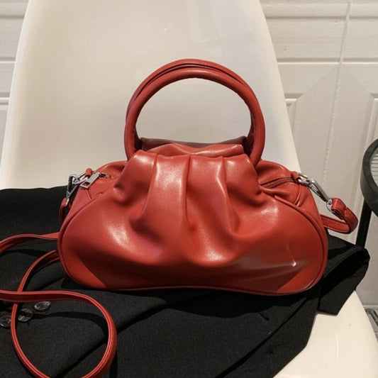 All-match Retro Women's Shoulder Messenger Bag $31.99 Dana Fashion Color: Black Size: Free Size Women's Bags Product information: Lining texture: Polyester Pattern: solid color Color: pink, brown, black, white, pink, red Processing Method: soft surface Ou