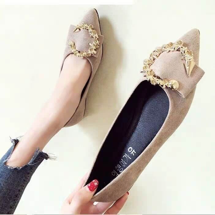 All-match Shallow Mouth Pointed Flat Shoes $25.90 Dana Fashion Color: 213 Pink Size: 35 Women's shoes Product information: Color: 213 pink Heel shape: flat heel Size: 35, 36, 37, 38, 39, 40 Sole material: rubber Shoe Upper material: artificial pu Wearing