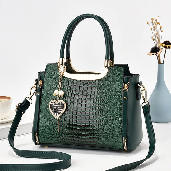 All-matching Crossbody Fashion Women's Large-capacity Shoulder Handbag $47.85 Dana Fashion Color: Green Size: Length 25 Width 12 Height 20 Women's Bags Product information: Lining texture: Nylon Applicable scenarios: Daily matching Color: black, white, re