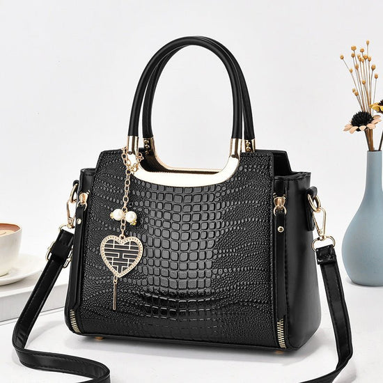 All-matching Crossbody Fashion Women's Large-capacity Shoulder Handbag $47.85 Dana Fashion Color: Black Size: Length 25 Width 12 Height 20 Women's Bags Product information: Lining texture: Nylon Applicable scenarios: Daily matching Color: black, white, re