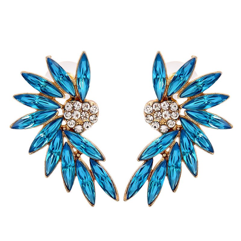 Alloy Diamond-embedded Geometric Symmetrical Wing Stud Earrings $10.85 Dana Fashion Color: Blue Women's Accessories Product information: Type: ear studs Color: blue, colorful, pink Style: Women's Material: Alloy Popular elements: Geometry Packing list: Ea