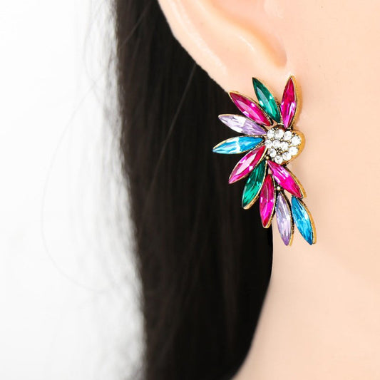 Alloy Diamond-embedded Geometric Symmetrical Wing Stud Earrings $10.85 Dana Fashion Color: Blue Women's Accessories Product information: Type: ear studs Color: blue, colorful, pink Style: Women's Material: Alloy Popular elements: Geometry Packing list: Ea