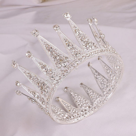 Alloy Retro Round Bridal Crown Hair Ornament $24.85 Dana Fashion Color: Silver Women's Accessories Product information: Treatment Process: Diamond Color: Silver Applicable occasions for gifts: wedding, birthday, travel commemoration, festivals, trade fair