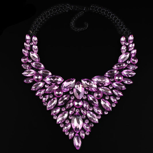 Alloy Rhinestone Necklace Luxury Full Diamond Sweater Chain $28.59 Dana Fashion Color: Blue Women's Accessories Product information: Material: Alloy Treatment process: diamond inlaid Type: Necklace Style: Female Shape: Water drop shape Packing list: 1* Ne