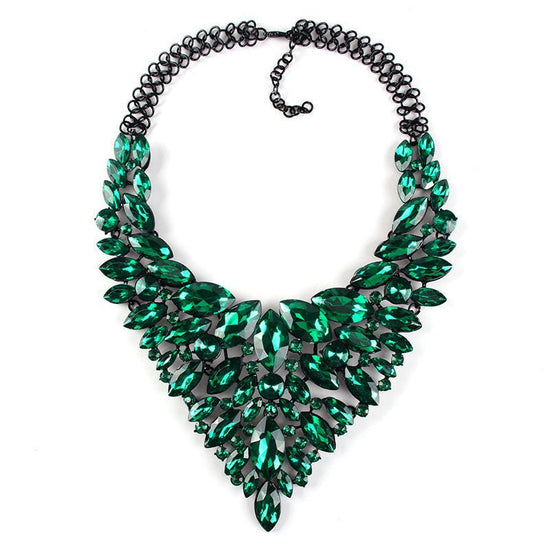 Alloy Rhinestone Necklace Luxury Full Diamond Sweater Chain $28.59 Dana Fashion Color: Green Women's Accessories Product information: Material: Alloy Treatment process: diamond inlaid Type: Necklace Style: Female Shape: Water drop shape Packing list: 1* N