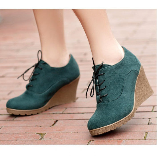 Ankle Boots Flat Casual Women's Shoes Lace-up Wedge $51.06 Dana Fashion Color: Green Size: 34 Women's shoes Product information: Pattern: solid color Color: red, green, black, blue Upper height: low top Heel height: high heels (6-8CM) Heel shape: Wedge Si