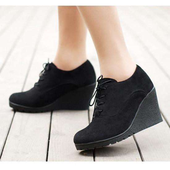 Ankle Boots Flat Casual Women's Shoes Lace-up Wedge $51.06 Dana Fashion Color: Black Size: 34 Women's shoes Product information: Pattern: solid color Color: red, green, black, blue Upper height: low top Heel height: high heels (6-8CM) Heel shape: Wedge Si