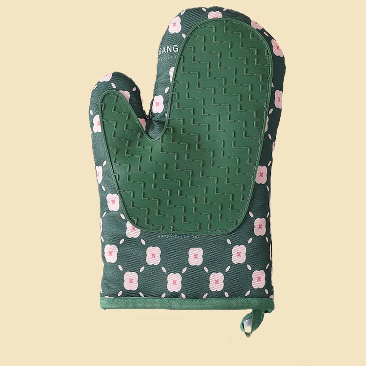 Anti-Scalding Microwave Cotton Non-Slip Insulation Gloves Oven Mitts Kitchen Heat Resistant Thickened Cotton Heat Insulation Microwave Oven Oven Anti Scalding Household Gloves Baking Tools $42.00 Dana Fashion Color: Green Type: Left Dana's Kitchen Oven Mi