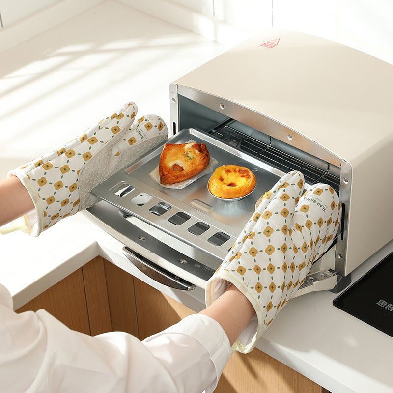 Anti-Scalding Microwave Cotton Non-Slip Insulation Gloves Oven Mitts Kitchen Heat Resistant Thickened Cotton Heat Insulation Microwave Oven Oven Anti Scalding Household Gloves Baking Tools $57.78 Dana Fashion Color: Green Type: 1Pair Dana's Kitchen Oven M