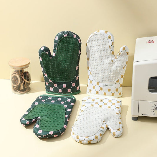 Anti-Scalding Microwave Cotton Non-Slip Insulation Gloves Oven Mitts Kitchen Heat Resistant Thickened Cotton Heat Insulation Microwave Oven Oven Anti Scalding Household Gloves Baking Tools $57.78 Dana Fashion Color: Green Type: 1Pair Dana's Kitchen Oven M