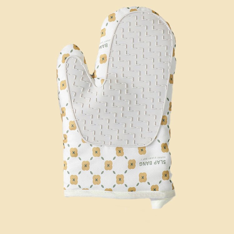 Anti-Scalding Microwave Cotton Non-Slip Insulation Gloves Oven Mitts Kitchen Heat Resistant Thickened Cotton Heat Insulation Microwave Oven Oven Anti Scalding Household Gloves Baking Tools $42.00 Dana Fashion Color: White Type: Left Dana's Kitchen Oven Mi