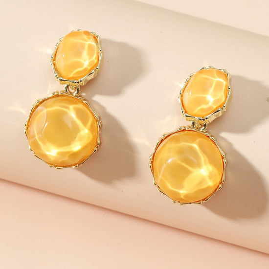 Asymmetric Light Green Creative Water Pattern Irregular Oval Earrings $15.00 Dana Fashion Color: Light Yellow Women's Accessories Product information: Treatment Process: Diamond Color: Ivory White, olive green, light yellow, royal blue, pink, rose red, li