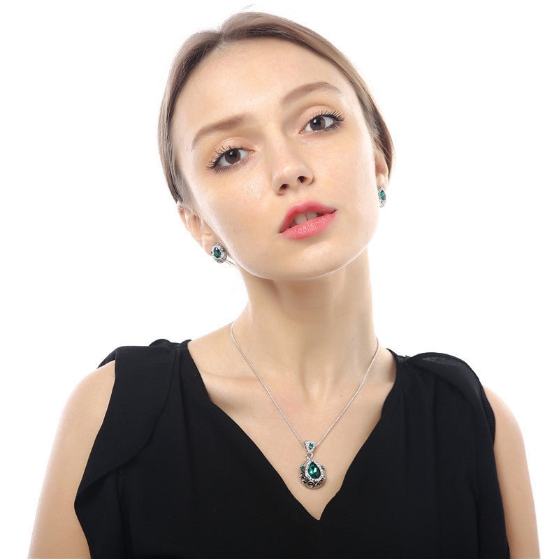Austria crystal guard water droplet Necklace $29.00 Dana Fashion Color: Blue Women's Accessories Style: Europe and America Material: Alloy Process: Crystal Style: Women's Set combination: earrings + items Circumference: 21cm (inclusive)-50cm (inclusive) C