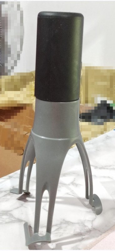 Automatic cooking mixer $33.50 Dana Fashion Color: Grey Dana's Kitchen Sure there's the self-stirring pot that stirs itself using just the boiling water inside, or there's the Stirio that's a device you need to install onto your pot for constant stirring.