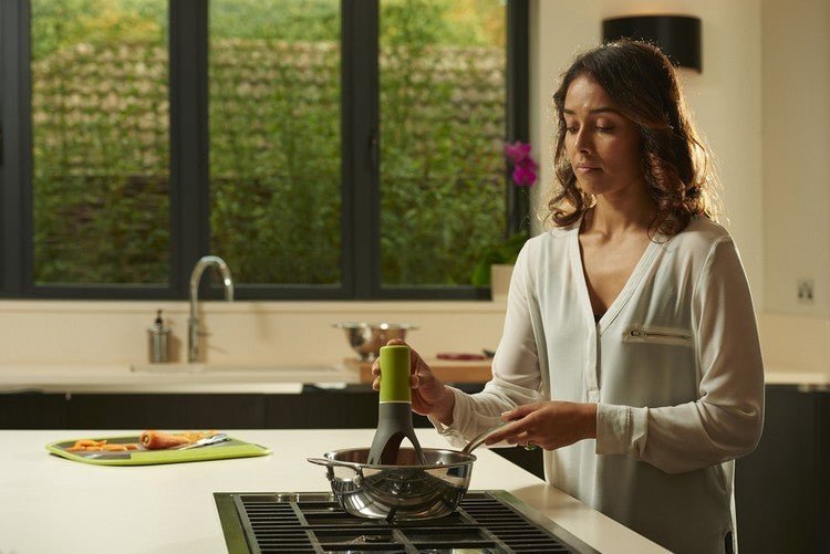 Automatic cooking mixer $33.50 Dana Fashion Color: Green Dana's Kitchen Sure there's the self-stirring pot that stirs itself using just the boiling water inside, or there's the Stirio that's a device you need to install onto your pot for constant stirring