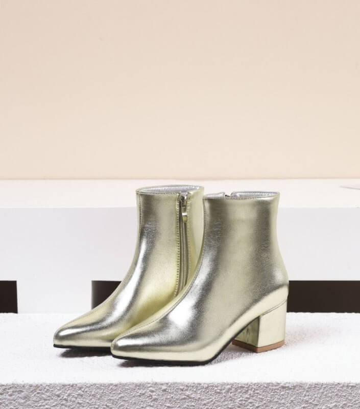 Autumn And Winter High Heel Chunky Heel Women's Leather Ankle Boots $65.50 Dana Fashion Color: Gold Size: 34 Women's shoes Product information: Pattern: solid color Color: black, silver, gold Heel height: high heels (6-8CM) Socks length: low tube Heel sha