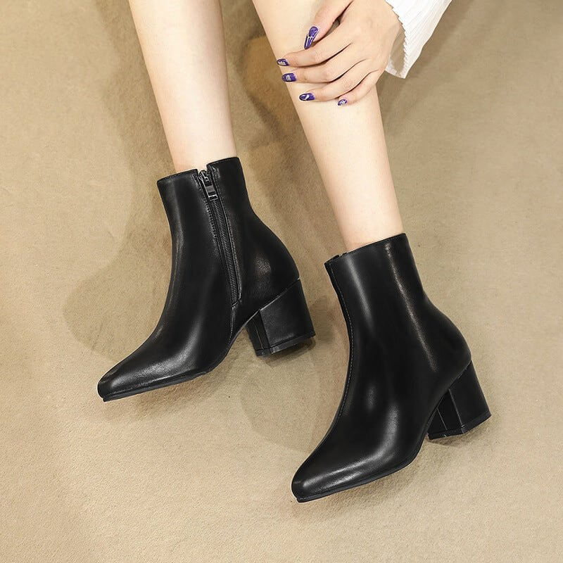 Autumn And Winter High Heel Chunky Heel Women's Leather Ankle Boots $65.50 Dana Fashion Color: Black Size: 34 Women's shoes Product information: Pattern: solid color Color: black, silver, gold Heel height: high heels (6-8CM) Socks length: low tube Heel sh