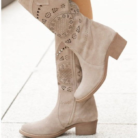Autumn And Winter Mid Heel Suede Burnt Flower 40-43 Side Zipper High Boots, Female $65.00 Dana Fashion Color: Brown Size: 35 Women's shoes Product information: Pattern: solid color Color: brown, light gray Very high: Middle heel (3-5CM) Length of socks: h