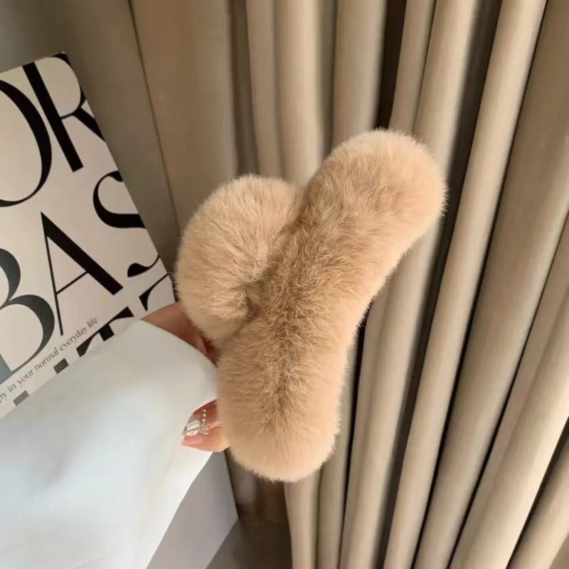 Autumn And Winter New Leopard Print Large Rex Rabbit Fur Hair Claw $12.57 Dana Fashion Color: Beige Brown Oversized Women's Accessories Product information: Color: Pink small size, rose pink small size, creamy-white small size, beige leopard print small s
