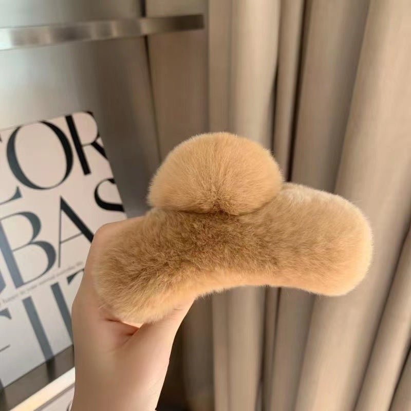 Autumn And Winter New Leopard Print Large Rex Rabbit Fur Hair Claw $11.38 Dana Fashion Color: Beige Large Women's Accessories Product information: Color: Pink small size, rose pink small size, creamy-white small size, beige leopard print small size, Beige