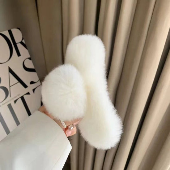 Autumn And Winter New Leopard Print Large Rex Rabbit Fur Hair Claw $12.57 Dana Fashion Color: Beige Oversized Women's Accessories Product information: Color: Pink small size, rose pink small size, creamy-white small size, beige leopard print small size, B