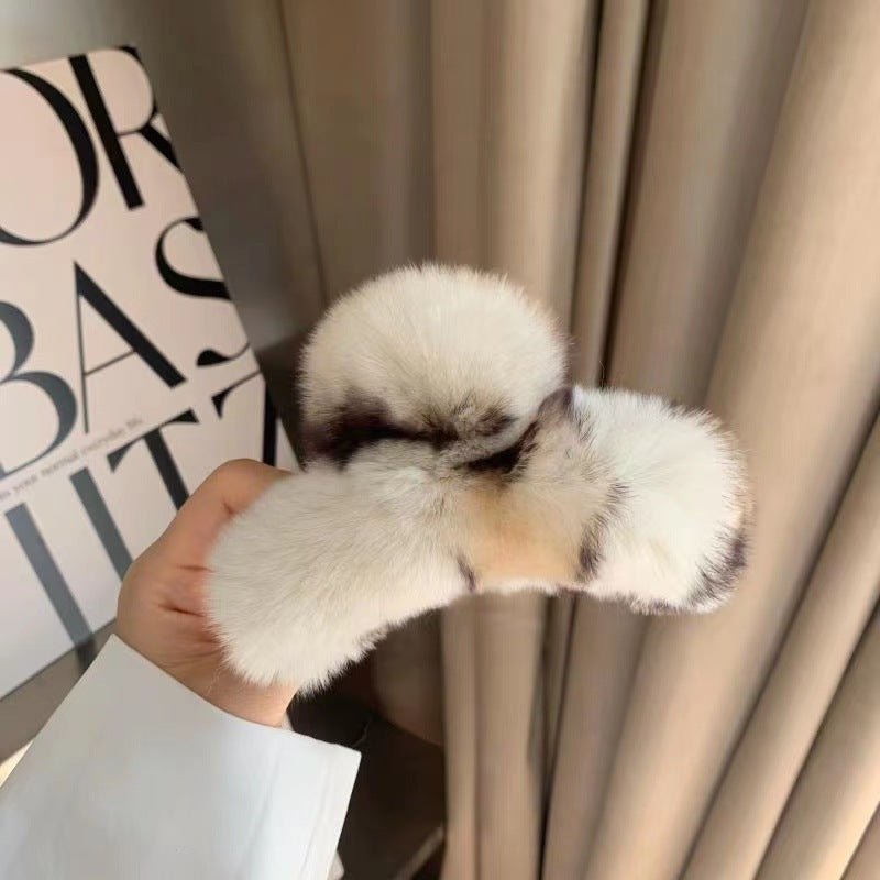 Autumn And Winter New Leopard Print Large Rex Rabbit Fur Hair Claw $11.38 Dana Fashion Color: Beige Leopard Print Large Women's Accessories Product information: Color: Pink small size, rose pink small size, creamy-white small size, beige leopard print sma