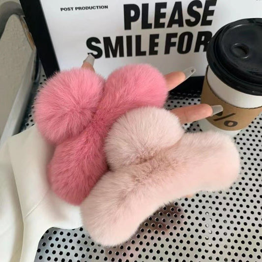 Autumn And Winter New Leopard Print Large Rex Rabbit Fur Hair Claw $12.57 Dana Fashion Color: Beige Brown Oversized Women's Accessories Product information: Color: Pink small size, rose pink small size, creamy-white small size, beige leopard print small s