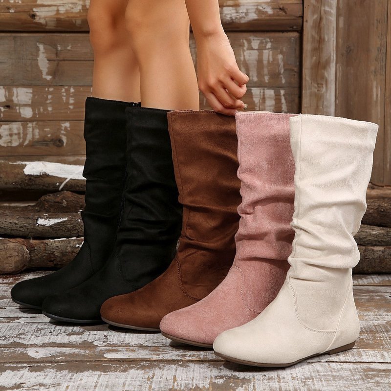 Autumn And Winter Side Zipper Flat Suede Boots $44.99 Dana Fashion Color: Black Size: 36 Women's shoes ข้อมูลผลิตภัณฑ์: ลวดลาย: สีพื้น วัสดุซับ: หนังเทียม สี: ดำ, ชมพู, ช็อกโกแลต, ขาวน้ำนม ความสูงส้น: ส้นเตี้ย (1-3CM) ความยาวของถุงเท้า: น่องกลาง รูปร่างส้
