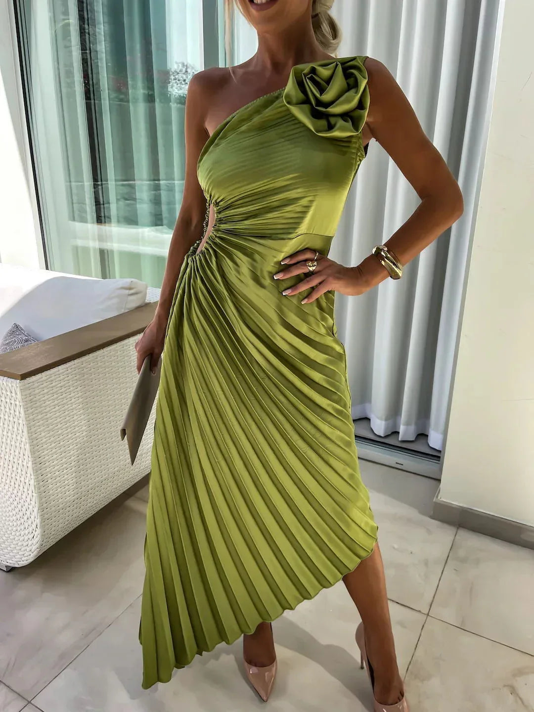 Ins Pleated One-shoulder Dress With Big Rose Flower Fashionable Sexy Evening Party Club Asymmetrical Dress - DanaFashionstore