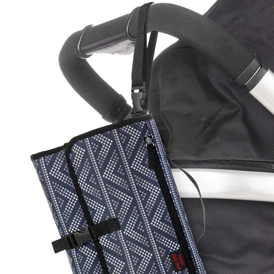 Baby changing diaper $37.13 Dana Fashion Color: black format: Uniform code Baby & Mother Description: Sex: Unisex Type: Diaper-Panties ThiS diaper bag is made of high quality oxford fabric material, durable for long lasting use and gentle touching your ba