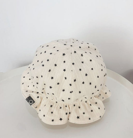 Baby Fisherman Double Polka Dot Baby Sun Hat $25.00 Dana Fashion Color: Beige Size: 40to46cm Baby Clothing Product Information： Category: protective cap Applicable gender: Neutral Material: linen mixed Weaving method: satin Processing method: satin file H