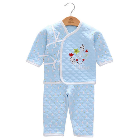 Baby gift box newborn set $55.75 Dana Fashion Color: Blue Baby Clothing Applicable gender: neutral/male and female Gift box content: clothing + accessories / supplies Fabric technology: soft treatment Thickness: thicker Suitable age: newborns (0~1 years o