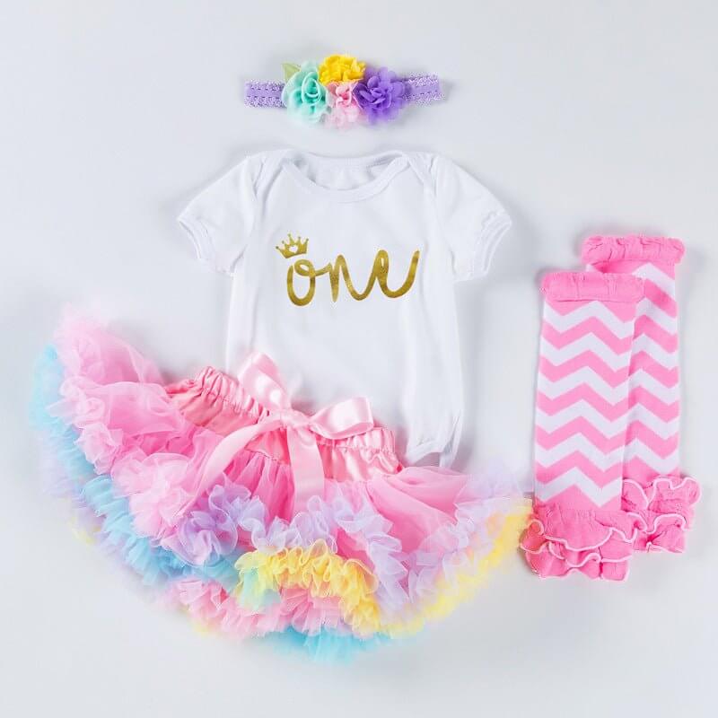 Baby girl baby birthday dress alphabet romper $30.46 Dana Fashion Color: 1 one Size: L Baby Clothing Suit type: skirt suit Number of sets: three-piece Gift box content: clothing + accessories / supplies Suitable age: Newborn (0~1 years old, 80cm and below