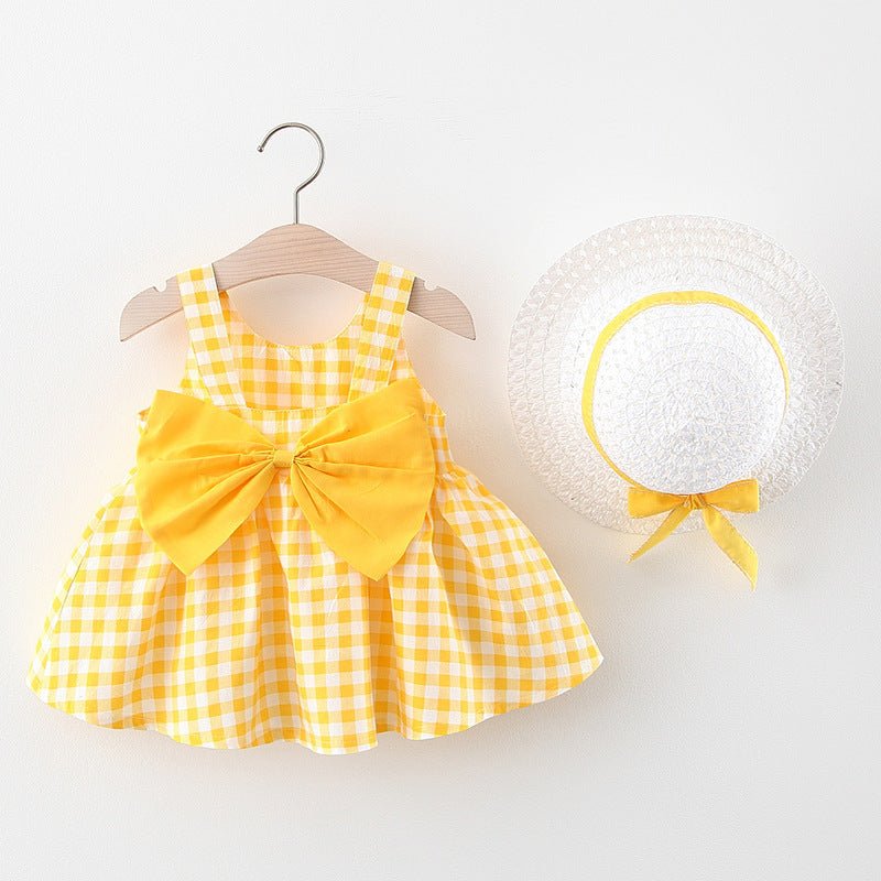 Baby Girl Plaid Skirt Fashion Girl Skirt Free Straw Hat $15.38 Dana Fashion Color: Yellow Child size: 100cm Baby Clothing Product Information: Main fabric composition: cotton Main fabric ingredient content: 90 (%) Pattern: grid Elements: grid, cute, trend