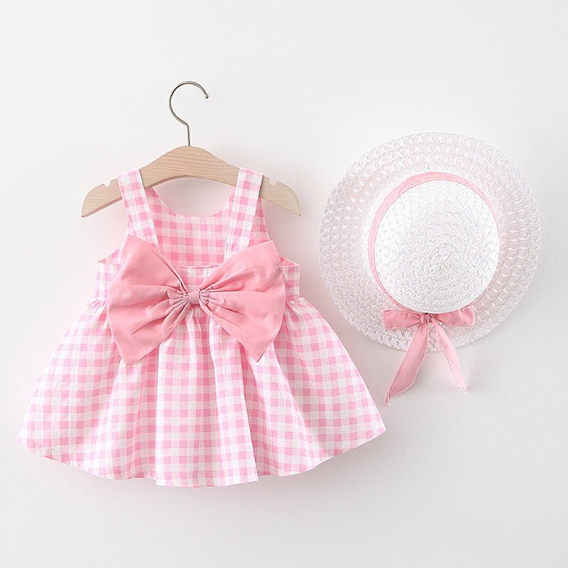 Baby Girl Plaid Skirt Fashion Girl Skirt Free Straw Hat $15.38 Dana Fashion Color: Pink Child size: 100cm Baby Clothing Product Information: Main fabric composition: cotton Main fabric ingredient content: 90 (%) Pattern: grid Elements: grid, cute, trendy